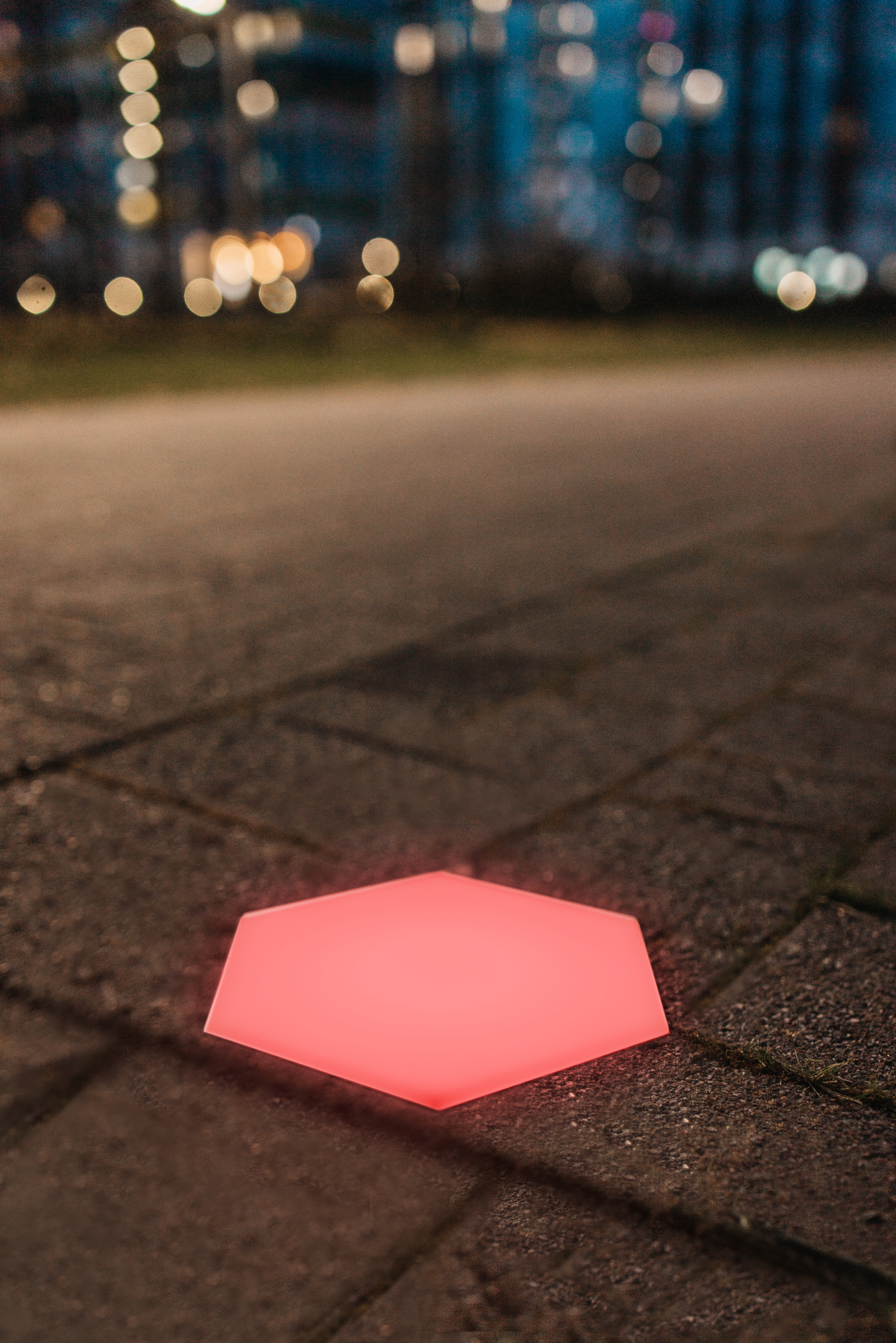 Светящаяся тротуарная плитка (LED брусчатка) шестигранник RGB (20*20*20 см)