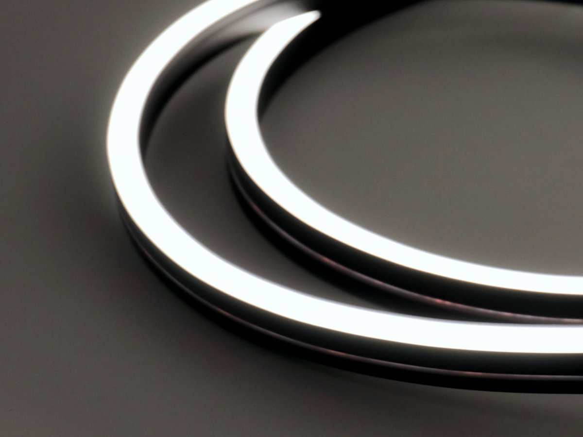 Неоновая лента постоянного тока SWG, черная SMD2835, 120led/m, 15Вт,м, 24В, 3000K (20м), катушка 20 м