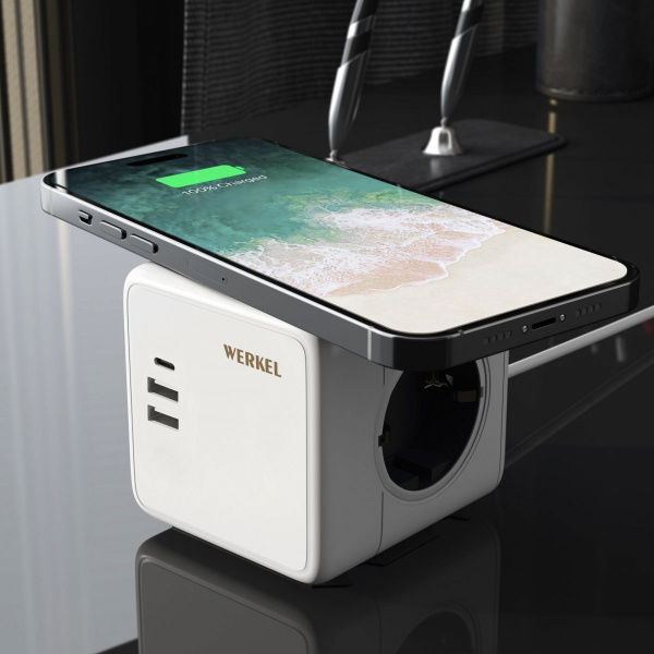Розеточный блок 3-местный + 3×USB + беспроводная зарядка W6513501
