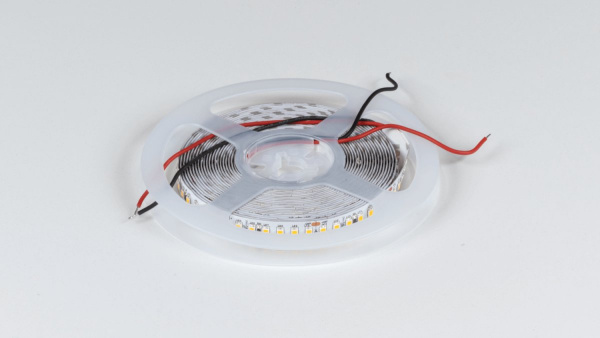 фото Светодиодная лента SWG PRO 2835, 168 LED/м, 17,3 Вт/м, 24В, IP20, Цвет: Теплый белый, SWG2P168-24-17.3-WW-20, катушка 5 м