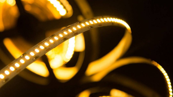 Светодиодная лента 3014, 240 LED/м, 24 Вт/м, 12В, IP20, Цвет: Теплый белый, SWG4240-12-24-WW-M, катушка 5 м