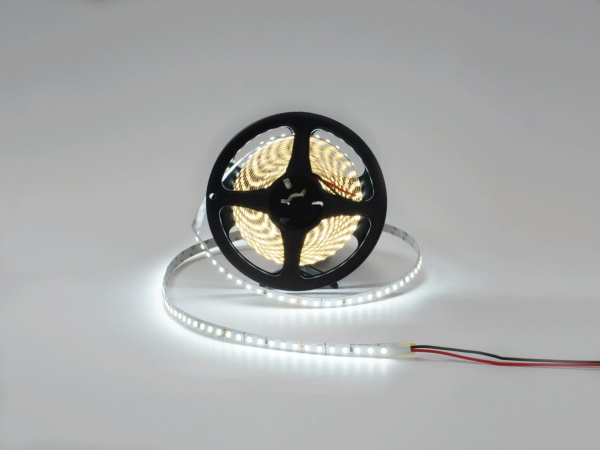 Светодиодная лента ПРО 2835, 126 LED/м, 13 Вт/м, 24В, IP20, Цвет: Холодный белый, SWG2P126-24-13-W, катушка 5 м
