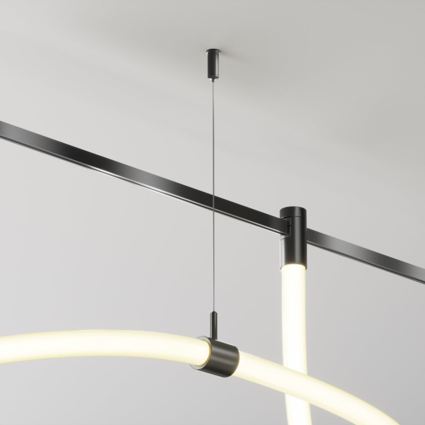 фото Потолочный коннектор с тросовым подвесом Тау / Tau в шинопровод Flarity черный Maytoni Technical TRA154CSW-1B