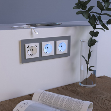 фото Розетка с заземлением, шторками и USB тип A+C (белый) W1171701
