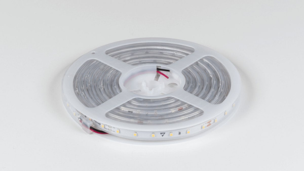 фото Лента светодиодная SWG LUX 4,8 Вт/м SMD3528 Закрытая (IP65) Цвет Нейтральный 24 В, катушка 5 м