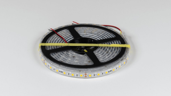 фото Светодиодная лента 5050, 60 LED/м, 14,4 Вт/м, 24В, IP68, Цвет: Теплый белый, SWG560-24-14.4-WW-68-M, катушка 5 м