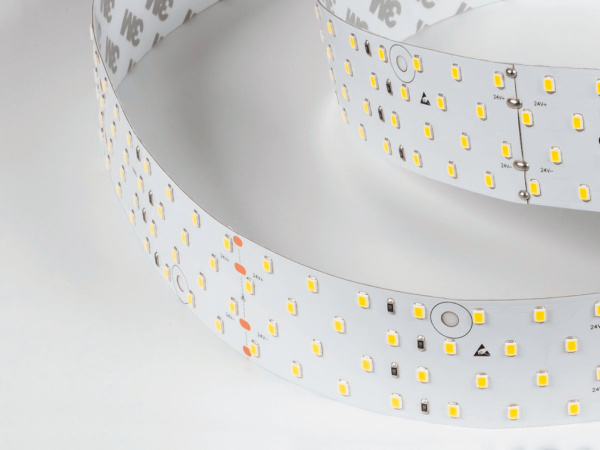 фото Лента светодиодная SWG 4x DSG 2835 DW 280L-V24-IP33, 4000 K, 700LED, 26W/m, 2500*36*2 mm, LUX, катушка 2.5 м