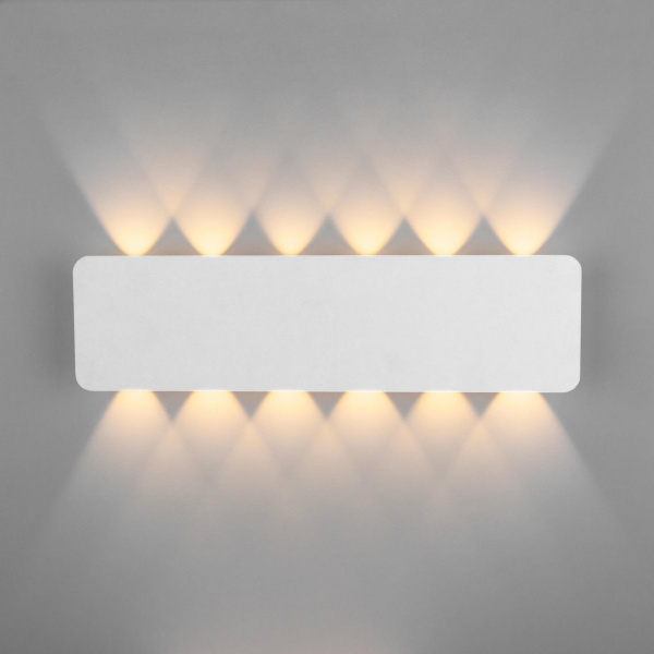 Настенный светодиодный светильник Angle LED 40139/1 40139/1 LED