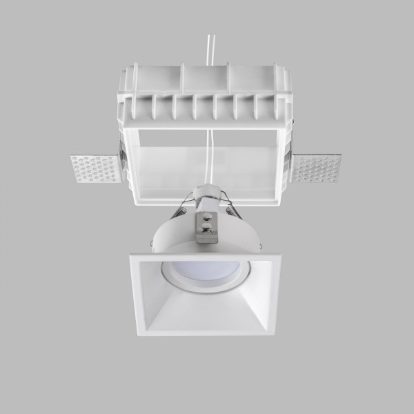 фото Комплект из светильника и рамки DOMINO QUAD MR16 БЕЛЫЙ Domino Lightstar G214506