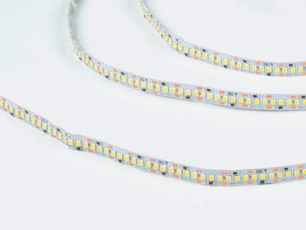 фото Светодиодная лента 2835, 204 LED/м, 22 Вт/м, 12В, IP20, Цвет: Холодный белый, SWG2204-12-22-W-М, катушка 5 м