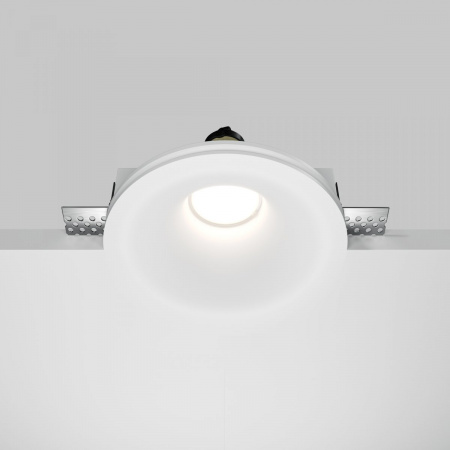 фото Встраиваемый светильник Maytoni Technical Gyps Modern DL002-1-01-W-1, белый