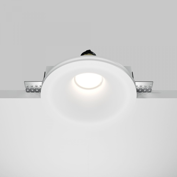 фото Встраиваемый светильник Maytoni Technical Gyps Modern DL002-1-01-W-1, белый