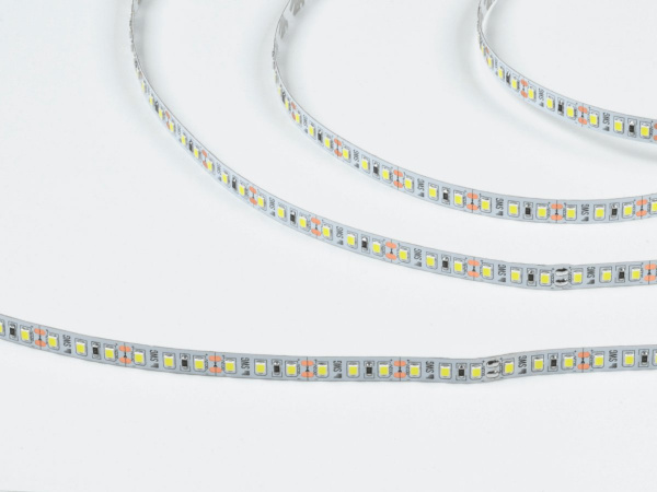 фото Светодиодная лента 2835, 120 LED/м, 12 Вт/м, 12В, IP20, 3M, Цвет: Холодный белый, SWG2120-12-12-W-M, катушка 5 м