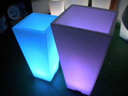фото Светящееся LED кашпо-конус Flow 220V RGB 35*35*70