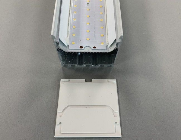 фото Светильник линейный светодиодный подвесной HB8075  LED SMD 100W 4000К цвет:черный