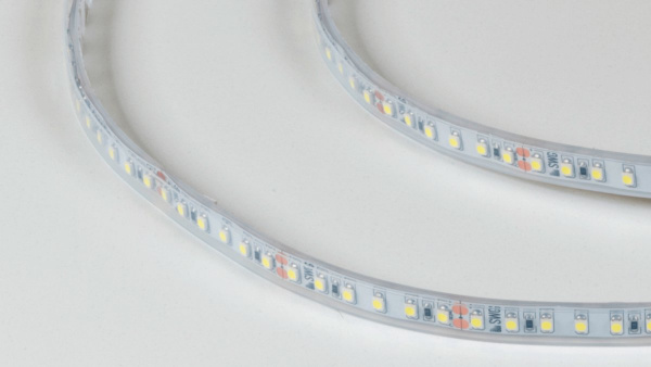 фото Светодиодная лента 3528, 120 LED/м, 9,6 Вт/м, 24В, IP66, Цвет: Холодный белый, SWG3120-24-9.6-W-66-M, катушка 5 м
