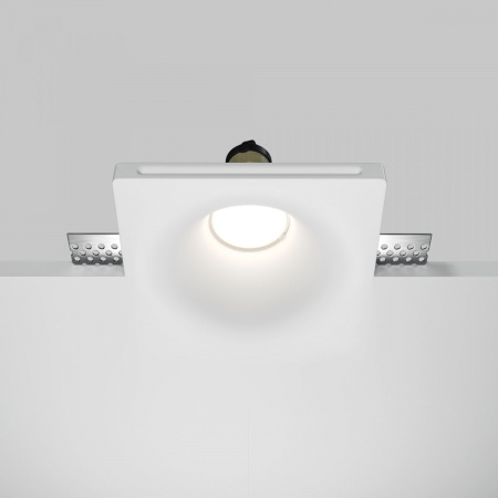 фото Встраиваемый светильник Maytoni Technical Gyps Modern DL001-1-01-W-1, белый
