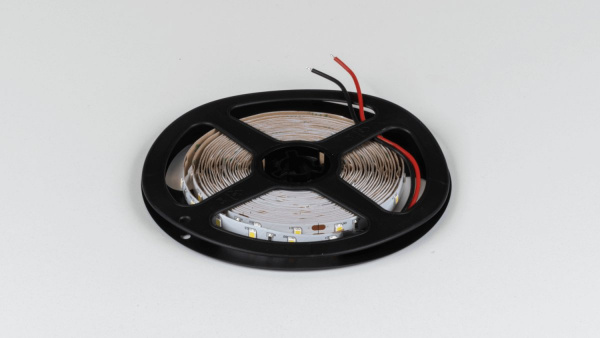 фото Светодиодная лента SWG PRO 2835, 60 LED/м, 4,8 Вт/м, 24В, IP20, Цвет: Холодный белый, SWG2P60-24-4.8-W, катушка 5 м