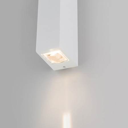 фото Уличный настенный светодиодный светильник Blaze LED IP65 35136/W белый