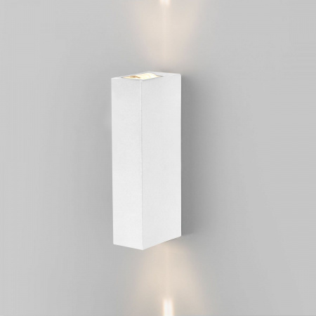 фото Уличный настенный светодиодный светильник Blaze LED IP65 35136/W белый