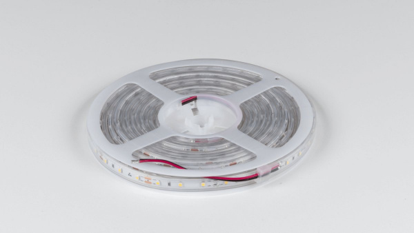 фото Лента светодиодная SWG LUX 4,8 Вт/м SMD3528 Закрытая (IP65) Нейтральный белый 4000К 12 В, катушка 5 м