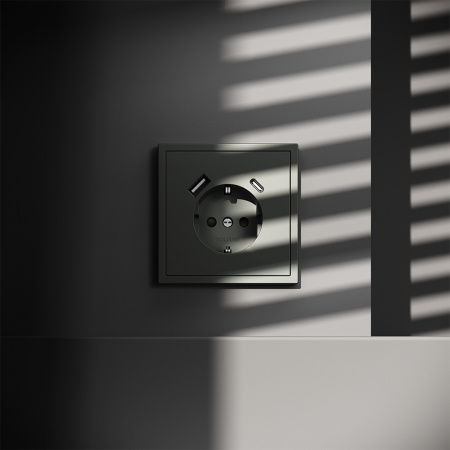 фото Розетка встраиваемая VOLTUM S70 с заземлением и защитными шторками, 16А, с USB, A+С, (титан)